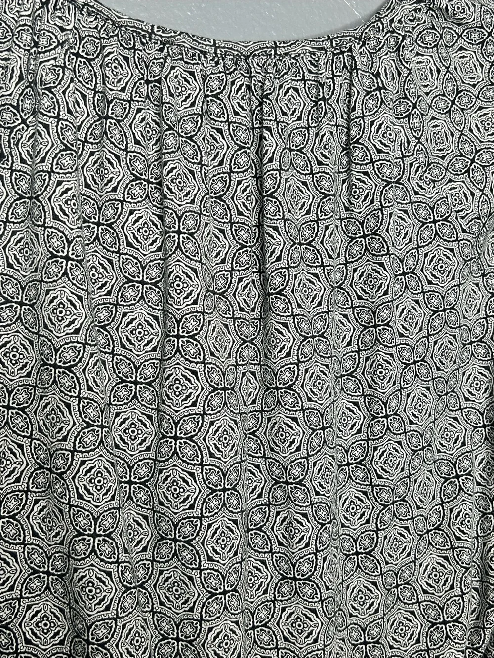 Michael Kors Cotton Modal Black & White Geometric Bell-Sleeve Blouse size Large